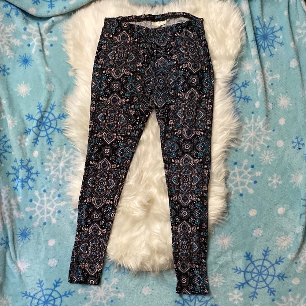 Stretchy ankle length leggings